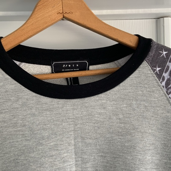 21 Men long sleeve top size large - Picture 3 of 5